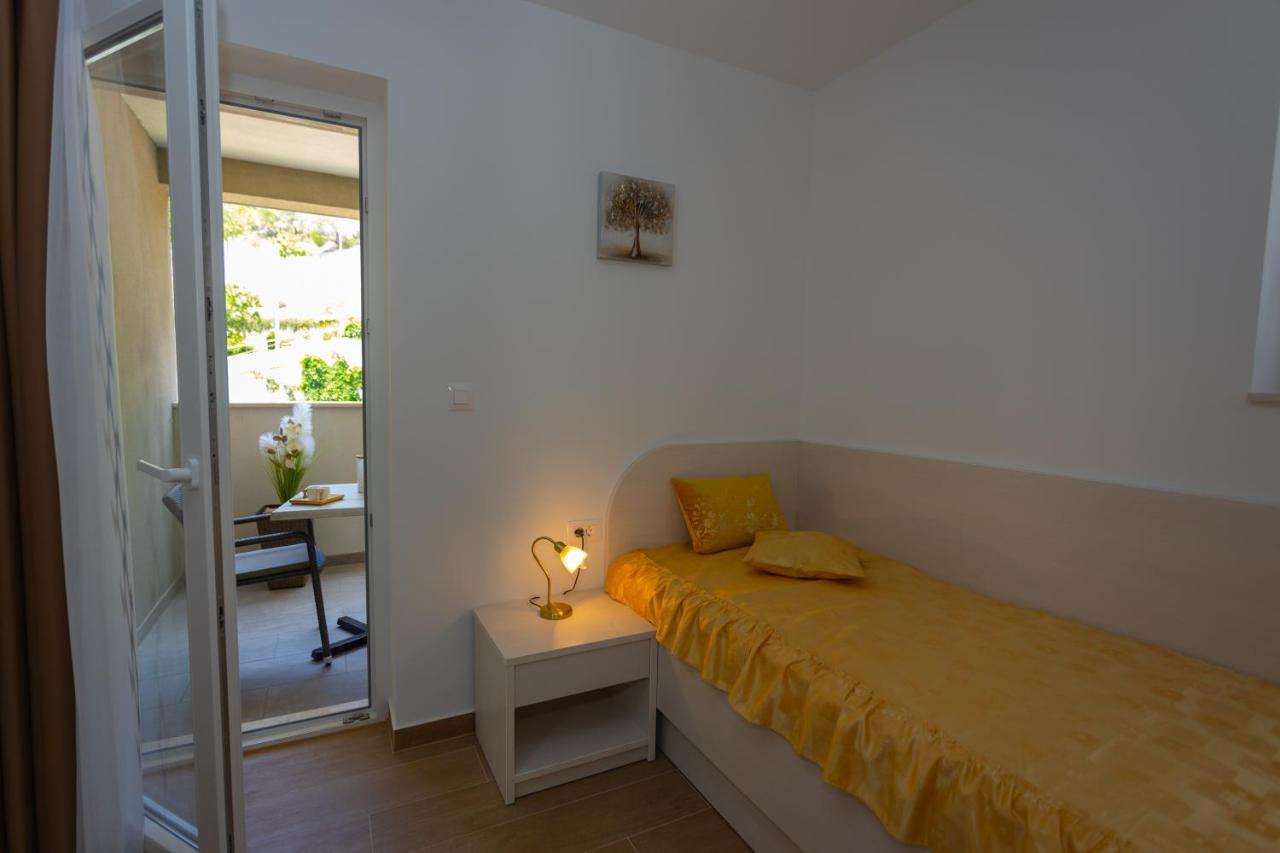 Apartments Vicin Brela Bagian luar foto