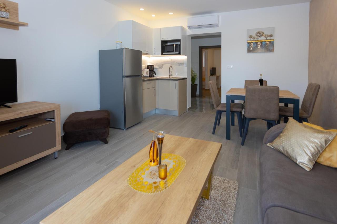 Apartments Vicin Brela Bagian luar foto